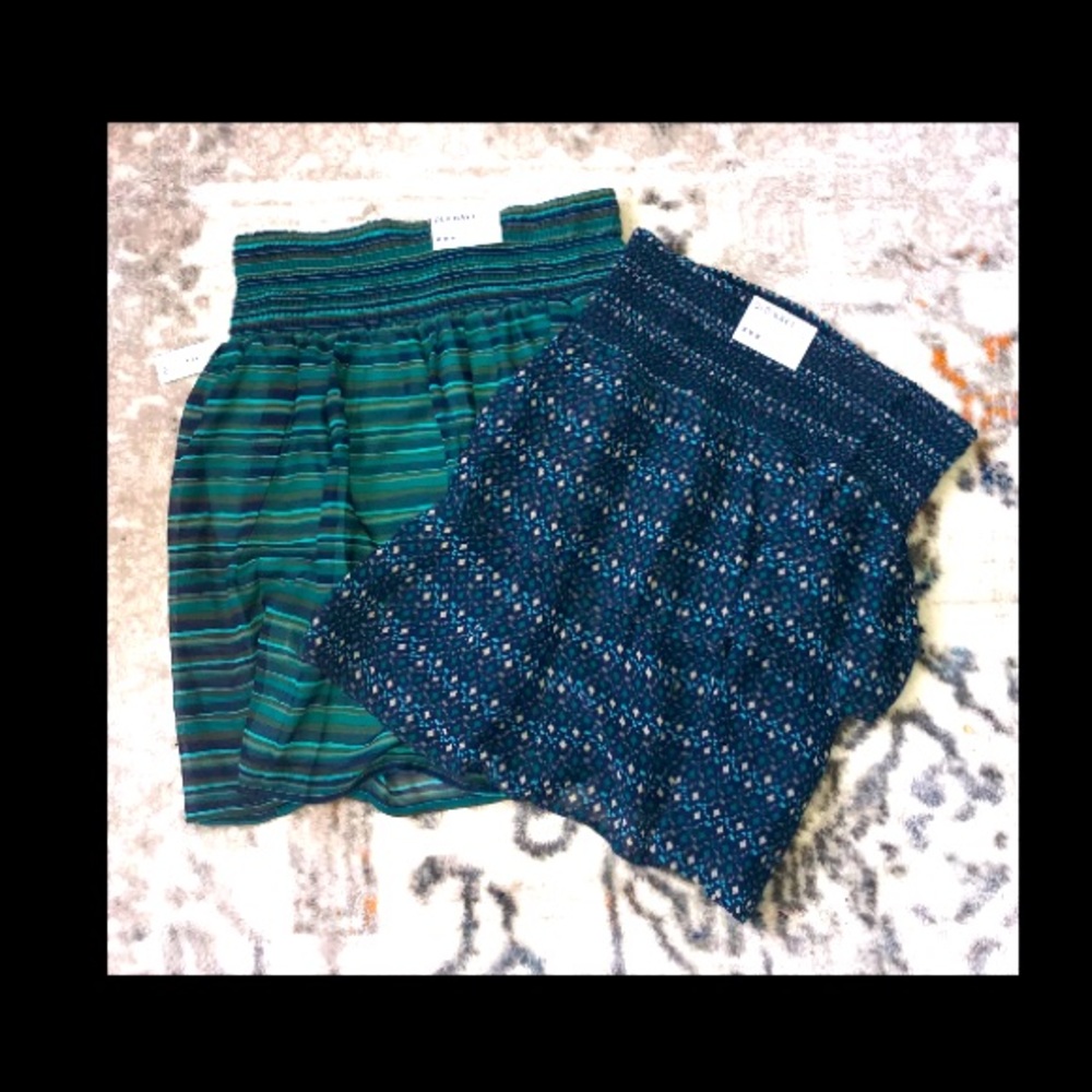 2 Old navy skirts